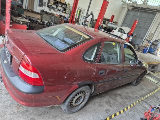 bontott OPEL VECTRA B Hátsó Lökhárító (Részeivel)