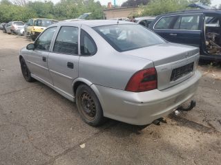 bontott OPEL VECTRA B Hátsó Lökhárító (Részeivel)