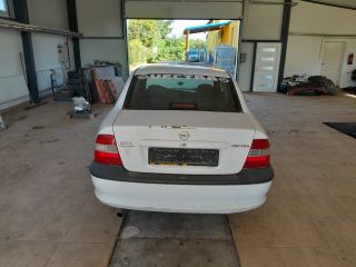 bontott OPEL VECTRA B Hátsó Szélvédő