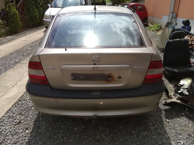 bontott OPEL VECTRA B Hátsó Ülés Szett