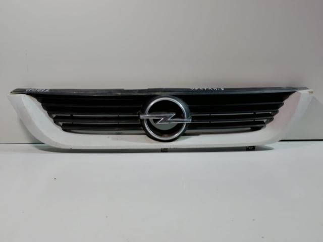 bontott OPEL VECTRA B Hűtőrács
