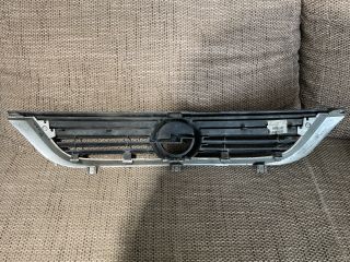 bontott OPEL VECTRA B Hűtőrács
