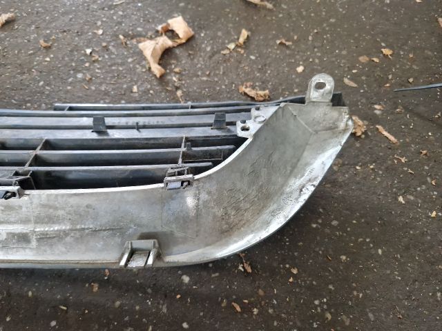 bontott OPEL VECTRA B Hűtőrács