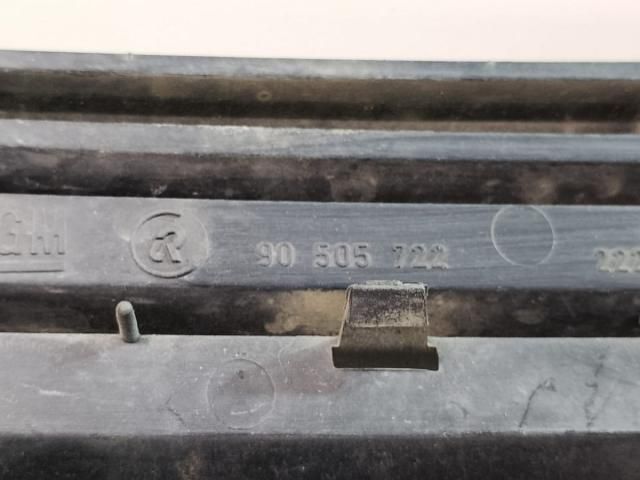 bontott OPEL VECTRA B Hűtőrács