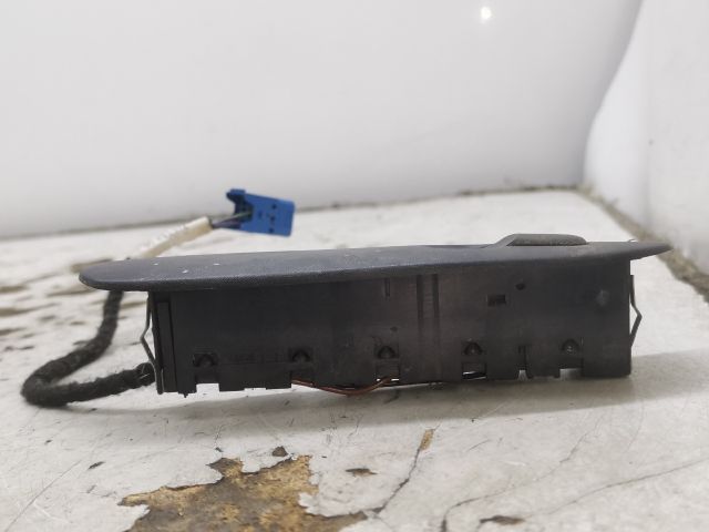 bontott OPEL VECTRA B Jobb első Ablakemelő Kapcsoló