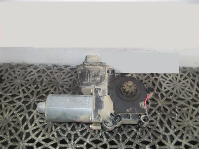 bontott OPEL VECTRA B Jobb első Ablakemelő Motor