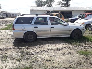 bontott OPEL VECTRA B Jobb első Ajtó Kárpit