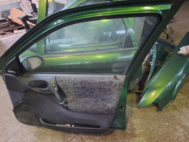 bontott OPEL VECTRA B Jobb első Ajtó (Részeivel)