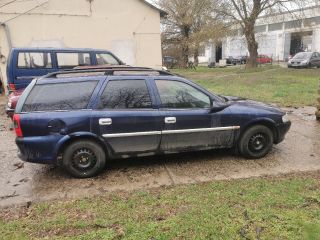 bontott OPEL VECTRA B Jobb első Ajtó (Részeivel)