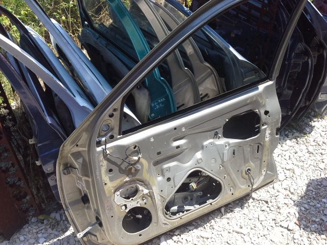 bontott OPEL VECTRA B Jobb első Ajtó (Részeivel)