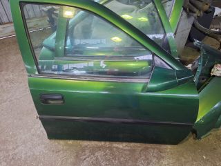 bontott OPEL VECTRA B Jobb első Ajtó (Részeivel)