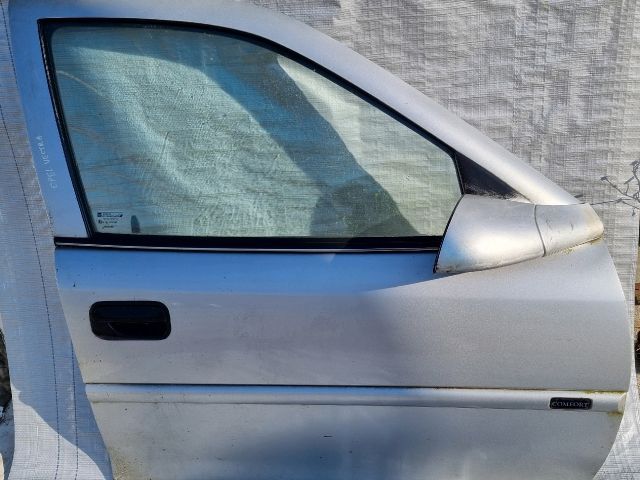 bontott OPEL VECTRA B Jobb első Ajtó (Üres lemez)