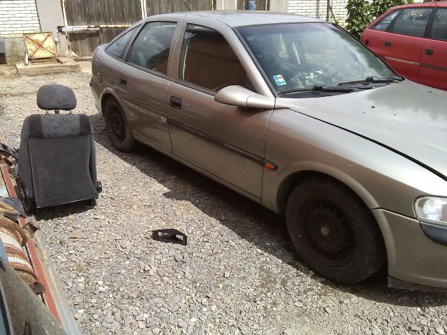 bontott OPEL VECTRA B Jobb első Biztonsági Öv