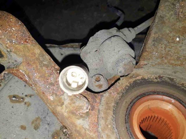 bontott OPEL VECTRA B Jobb első Csonkállvány Kerékaggyal