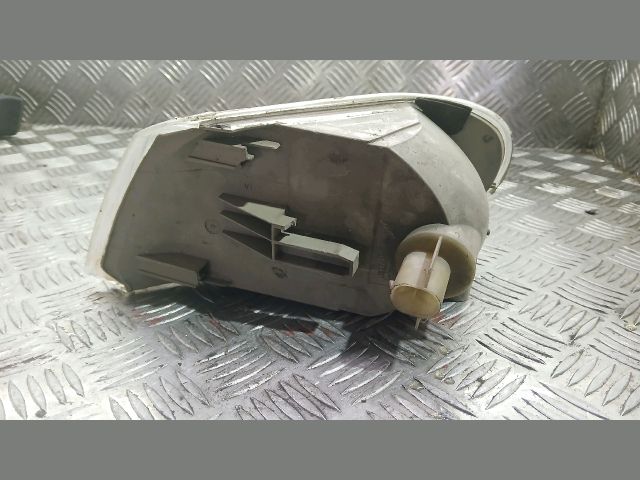 bontott OPEL VECTRA B Jobb első Irányjelző