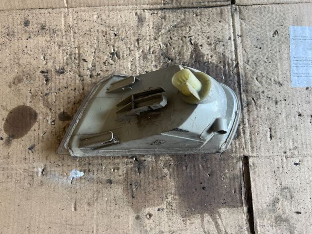 bontott OPEL VECTRA B Jobb első Irányjelző