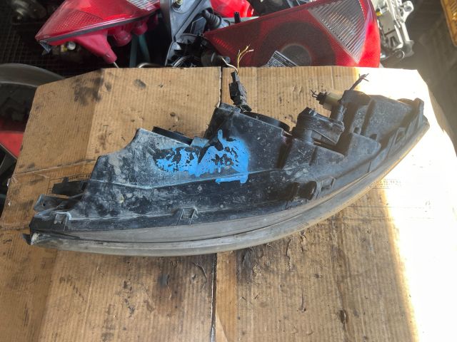 bontott OPEL VECTRA B Jobb Fényszóró