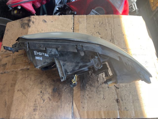 bontott OPEL VECTRA B Jobb Fényszóró