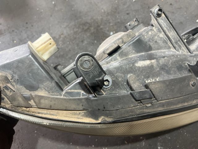 bontott OPEL VECTRA B Jobb Fényszóró