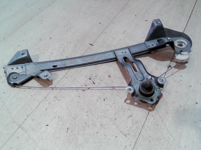 bontott OPEL VECTRA B Jobb hátsó Ablakemelő Szerkezet (Mechanikus)