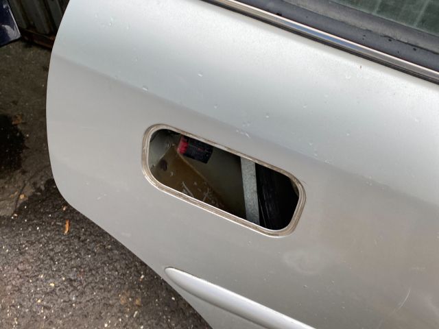 bontott OPEL VECTRA B Jobb hátsó Ajtó (Részeivel)