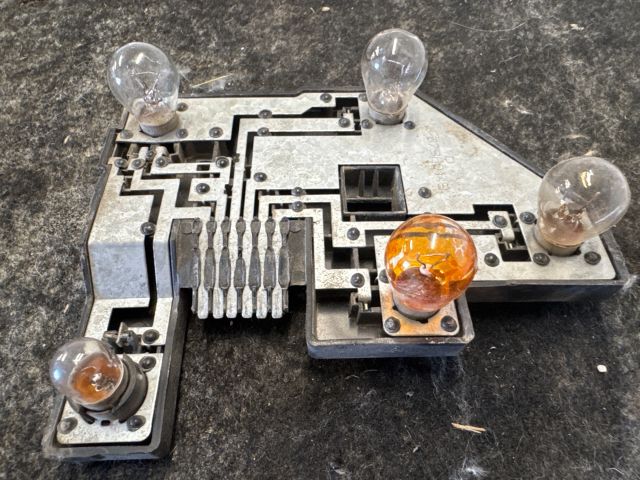 bontott OPEL VECTRA B Jobb Hátsó Lámpa Foglalat