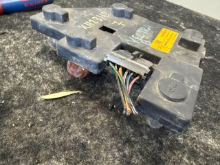 bontott OPEL VECTRA B Jobb Hátsó Lámpa Foglalat