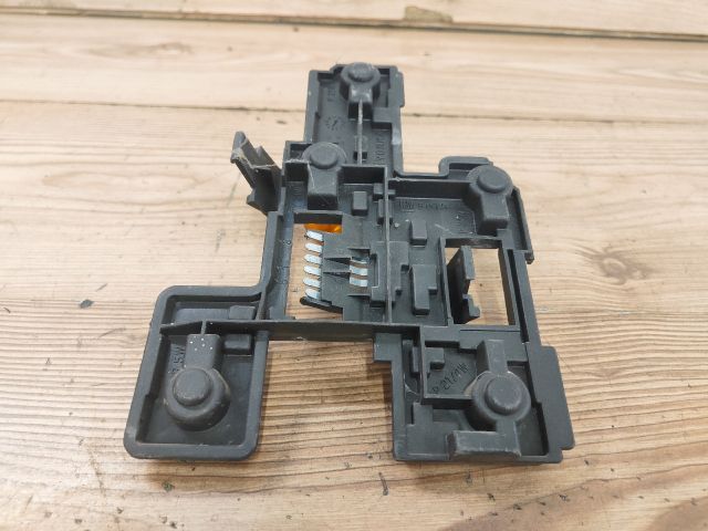 bontott OPEL VECTRA B Jobb Hátsó Lámpa Foglalat