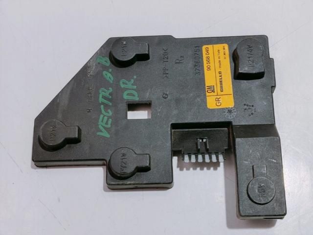 bontott OPEL VECTRA B Jobb Hátsó Lámpa Foglalat