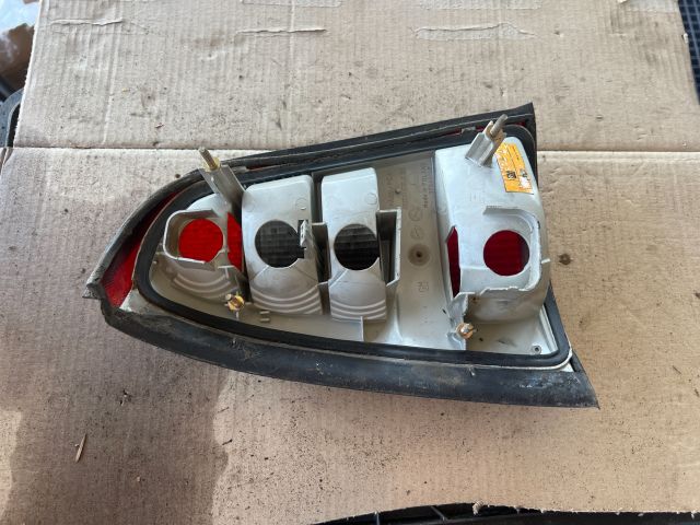 bontott OPEL VECTRA B Jobb Hátsó Lámpa