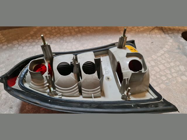 bontott OPEL VECTRA B Jobb Hátsó Lámpa