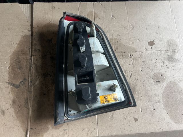 bontott OPEL VECTRA B Jobb Hátsó Lámpa