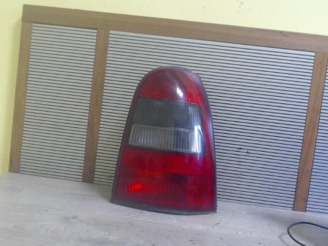 bontott OPEL VECTRA B Jobb Hátsó Lámpa