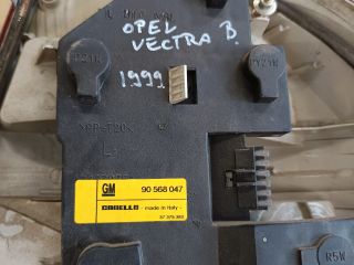 bontott OPEL VECTRA B Jobb Hátsó Lámpa