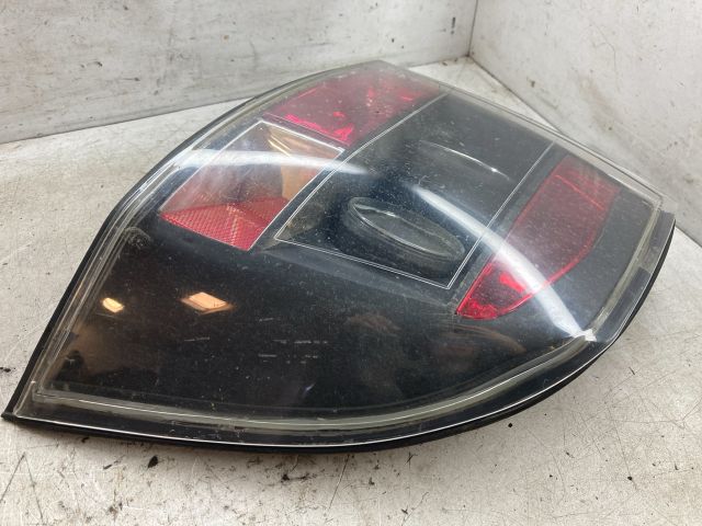 bontott OPEL VECTRA B Jobb Hátsó Lámpa