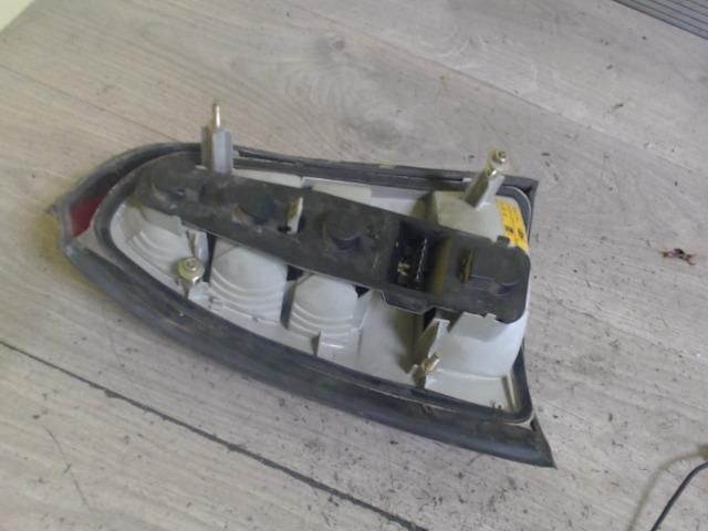 bontott OPEL VECTRA B Jobb Hátsó Lámpa