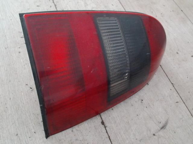 bontott OPEL VECTRA B Jobb Hátsó Lámpa