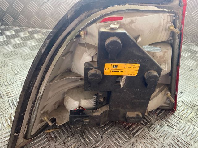 bontott OPEL VECTRA B Jobb Hátsó Lámpa