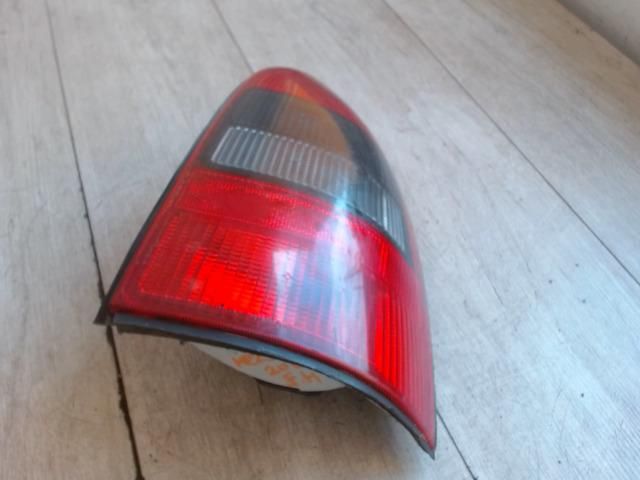 bontott OPEL VECTRA B Jobb Hátsó Lámpa