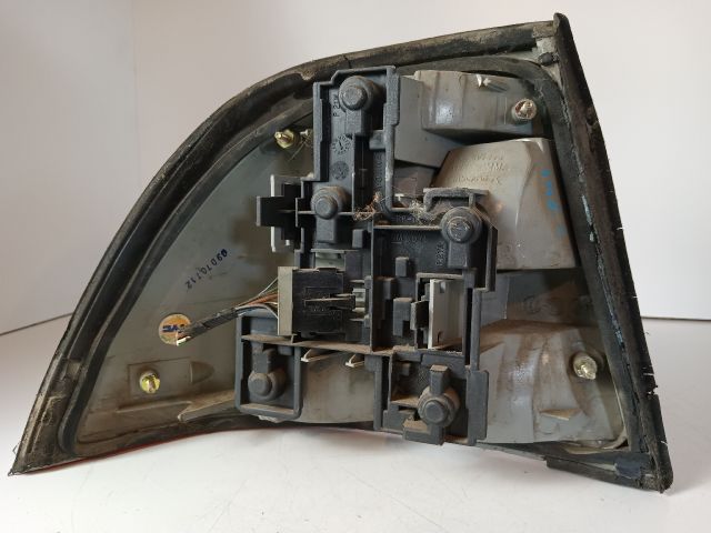 bontott OPEL VECTRA B Jobb Hátsó Lámpa