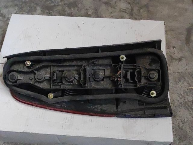 bontott OPEL VECTRA B Jobb Hátsó Lámpa