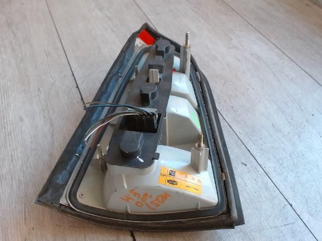 bontott OPEL VECTRA B Jobb Hátsó Lámpa