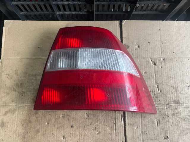 bontott OPEL VECTRA B Jobb Külső Hátsó Lámpa