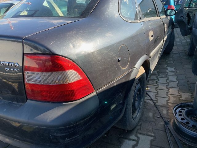 bontott OPEL VECTRA B Kalaptartó