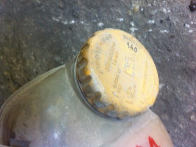 bontott OPEL VECTRA B Kiegyenlítőtartály Sapka