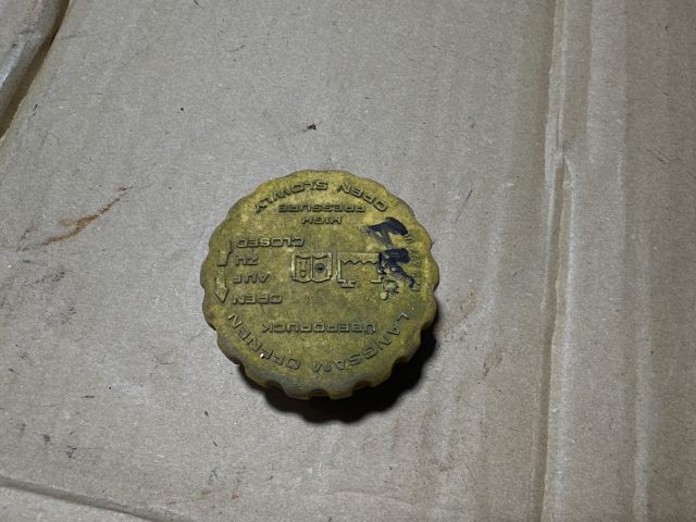 bontott OPEL VECTRA B Kiegyenlítőtartály Sapka