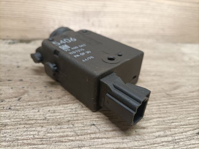 bontott OPEL VECTRA B Központizár Motor Csomagtérajtó