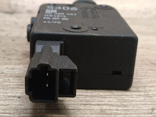 bontott OPEL VECTRA B Központizár Motor Csomagtérajtó