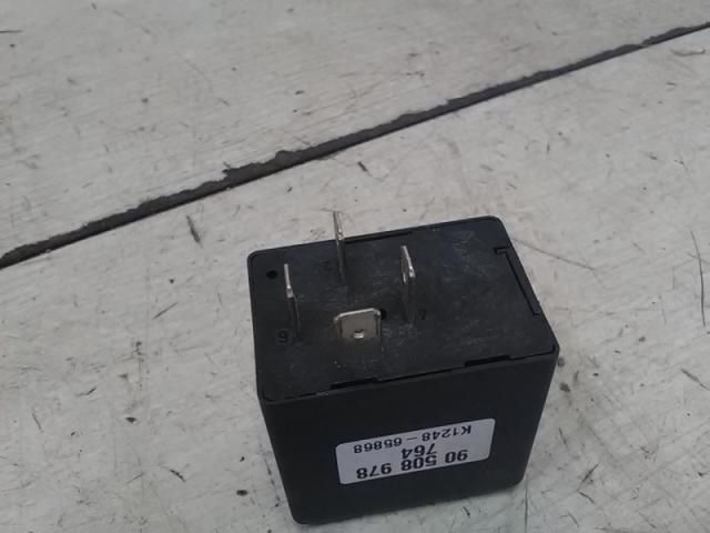 bontott OPEL VECTRA B Relé Csatlakozó