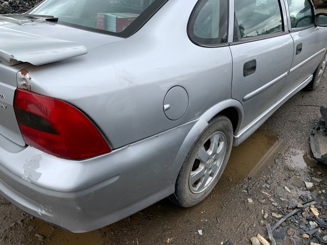 bontott OPEL VECTRA B Tanksapka